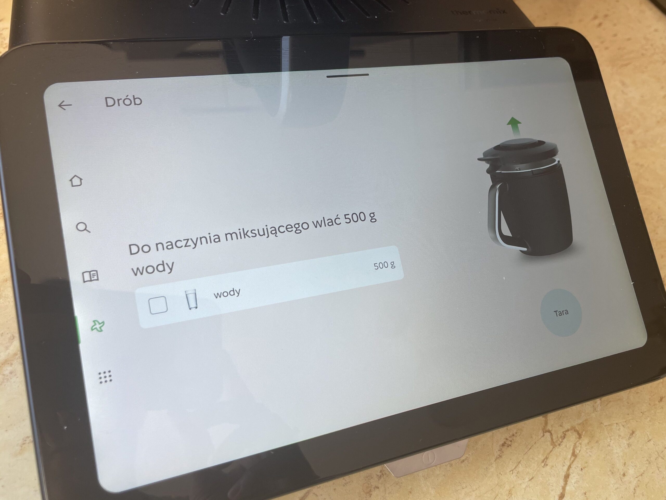 dodanie wody do gotowania na parze